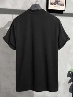 Manfinity Homme Men Letter Graphic Mock Neck Tee