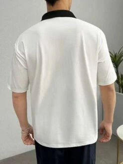 Manfinity Hypemode Men Contrast Collar Letter Patched Detail Drop Shoulder Polo Shirt
