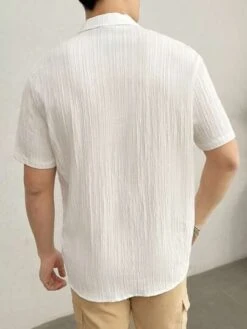 Manfinity Hypemode Men Solid Button Front Shirt