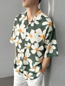 Manfinity Chillmode Men Floral Print Drop Shoulder Shirt -Man Style Shop 16808558732b085dab2a8fec5a5b5f82c5f01ba5d2 thumbnail 405x552