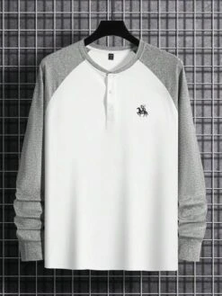 Manfinity Homme Men Horse Print Raglan Sleeve Tee -Man Style Shop 1689067743ec2f9e030c2a1297ab3cc265692a7628 thumbnail 405x552