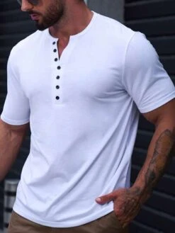 Manfinity Homme Men Half Button Tee -Man Style Shop 1691919297ea5e629b9f27e71703f2b5b08a9ff4fb thumbnail 405x552