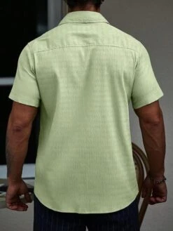 Men Solid Button Up Pocket Patched Shirt