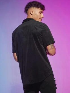 SHEIN Manfinity Fever City Men Solid Button Up Shirt