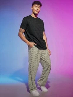 SHEIN Manfinity Fever City Men Solid Round Neck Tee -Man Style Shop 16920145385879bc0462ba5c35944757331070bf49 thumbnail 405x552