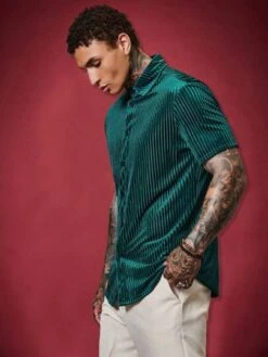 SHEIN Manfinity Homme Men Solid Button Front Shirt -Man Style Shop 16925899886eb1d328268360730df9c1fe94277510 thumbnail 405x552